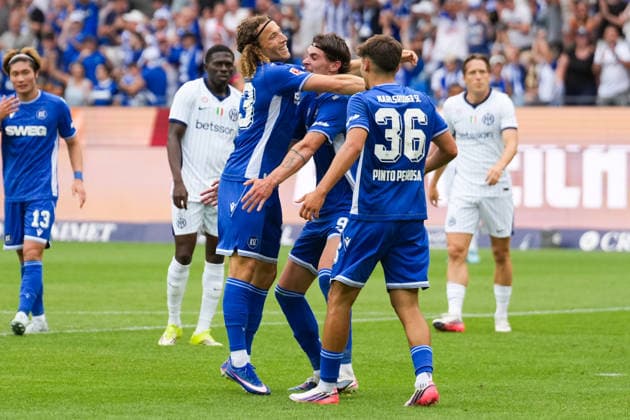26.07.2026, xydrx, Fußball, Testspiel, Saisoneröffnung, Karlsruher SC - Inter Mailand, Saison 2026 2027, BBBank Wildpark: Torjubel nach dem Tor zum 1:0 für den Karlsruher SC durch Torschütze Tim Civeja (Karlsruher SC, 23) zusammen mit Moritz Broschinski (Karlsruher SC, 9) und Rafael Pinto Pedrosa (Karlsruher SC, 36) DFB regulations prohibit any use of photographs as image sequences and or quasi-video. *** July 26, 2026, xydrx, soccer, exhibition match, season opener, Karlsruher SC vs. Inter Milan, 2026–2027 season, BBBank Wildpark: Celebration after Karlsruher SC’s 1–0 goal scored by Tim Civeja (Karlsruher SC, 23), alongside Moritz Broschinski (Karlsruher SC, 9) and Rafael Pinto Pedrosa (Karlsruher SC), 36 DFB regulations prohibit any use of photographs as image sequences and or quasi-video Copyright: HMBxMedia YannisxDreimann