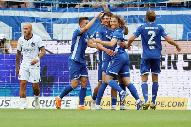26.07.2026, xrekx, Fussball Testspiel, Karlsruher SC - Inter Mailand v.l. Torjubel nach dem Tor zum celebrating the goal celebrate 1:0 durch Tim Civeja (Karlsruher SC) (DFL DFB REGULATIONS PROHIBIT ANY USE OF PHOTOGRAPHS as IMAGE SEQUENCES and or QUASI-VIDEO) Karlsruhe *** July 26, 2026, xrekx, Soccer friendly match, Karlsruher SC vs. Inter Milan. Goal celebration after Tim Civeja’s goal for Karlsruher SC (1–0). DFL and DFB regulations prohibit any use of photographs as image sequences and or quasi-video. Karlsruhe