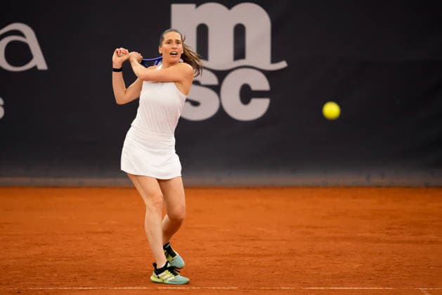 MSC Hamburg Ladies Open - Day 7 Andrea Petkovic of Germany plays during an exhibition match against Martina Hingis of Switzerland at the 2026 MSC Hamburg Ladies Open women s tennis tournament at Am Rothenbaum in Hamburg, Germany. Hamburg Hamburg Germany  Copyright: xOwenxHammondx originalFilename:hammond-2026msch260726_npch1.jpg