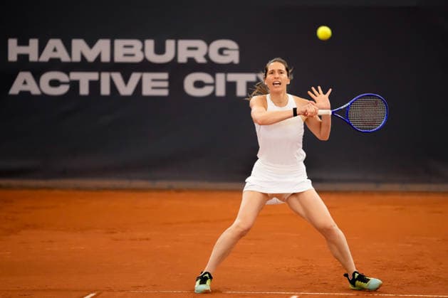 MSC Hamburg Ladies Open - Day 7 Andrea Petkovic of Germany plays during an exhibition match against Martina Hingis of Switzerland at the 2026 MSC Hamburg Ladies Open women s tennis tournament at Am Rothenbaum in Hamburg, Germany. Hamburg Hamburg Germany  Copyright: xOwenxHammondx originalFilename:hammond-2026msch260726_npuPJ.jpg