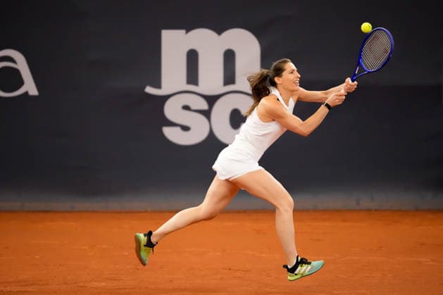 MSC Hamburg Ladies Open - Day 7 Andrea Petkovic of Germany plays during an exhibition match against Martina Hingis of Switzerland at the 2026 MSC Hamburg Ladies Open women s tennis tournament at Am Rothenbaum in Hamburg, Germany. Hamburg Hamburg Germany  Copyright: xOwenxHammondx originalFilename:hammond-2026msch260726_np5UJ.jpg