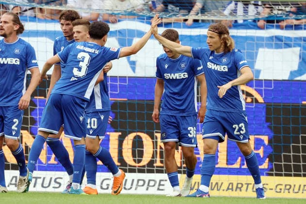 26.07.2026, xrekx, Fussball Testspiel, Karlsruher SC - Inter Mailand v.l. Torjubel nach dem Tor zum celebrating the goal celebrate 1:0 durch Tim Civeja (Karlsruher SC) mit Deniz Emre Ofli (Karlsruher SC) (DFL DFB REGULATIONS PROHIBIT ANY USE OF PHOTOGRAPHS as IMAGE SEQUENCES and or QUASI-VIDEO) Karlsruhe *** July 26, 2026, xrekx, Soccer Friendly Match, Karlsruher SC vs. Inter Milan – Goal celebration after Tim Civeja’s goal to make it 1–0 for Karlsruher SC, featuring Deniz Emre Ofli. Karlsruher SC. DFL and DFB regulations prohibit any use of photographs as image sequences and or quasi-video content.EO Karlsruhe