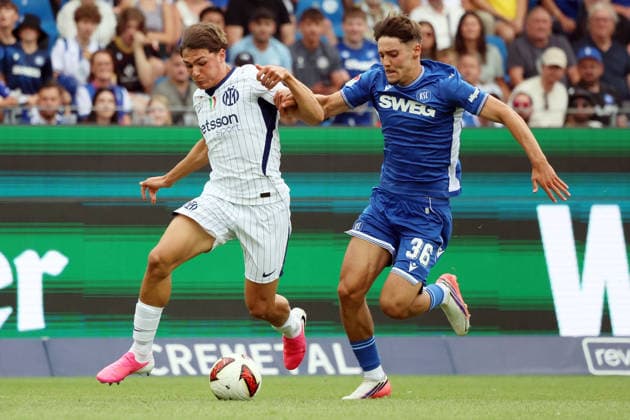 26.07.2026, xrekx, Fussball Testspiel, Karlsruher SC - Inter Mailand v.l. Mattia Mosconi (Inter Mailand) Rafael Pinto Pedrosa (Karlsruher SC) Zweikampf, Aktion, action, battle for the ball (DFL DFB REGULATIONS PROHIBIT ANY USE OF PHOTOGRAPHS as IMAGE SEQUENCES and or QUASI-VIDEO) Karlsruhe *** July 26, 2026, xrekx, Soccer Friendly Match, Karlsruher SC vs. Inter Milan, featuring Mattia Mosconi, Inter Milan, Rafael Pinto Pedrosa, Karlsruher SC, tackle, action, battle for the ball. DFL and DFB regulations prohibit any use of photographs as image sequences and or quasi-video. Karlsruhe