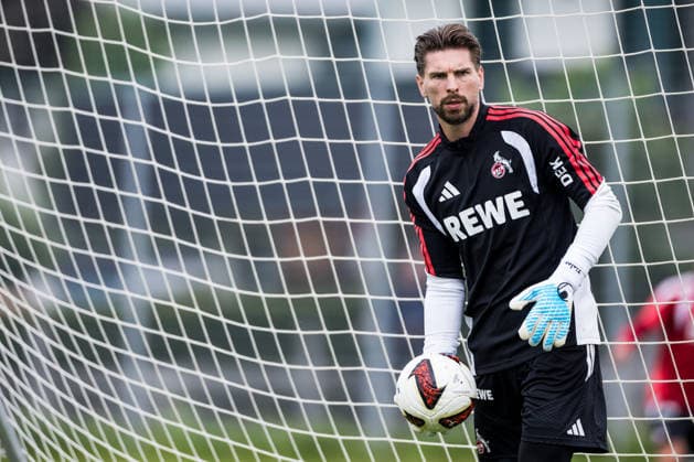 ST. JOHANN IN TIROL, AUSTRIA - JULY 26: Ron-Robert Zieler (1. FC Koeln, 20) holding a ball during a training session at trainings camp in Kitzbuehel of season 2026 27 at Koasastadion on July 26, 2026 in St. Johann in Tirol, Austria. Austria Copyright: xSteffiexWunderlx