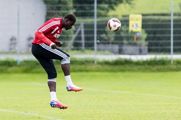 ST. JOHANN IN TIROL, AUSTRIA - JULY 26: Ragnar Ache (1. FC Koeln, 9) controls the ball via header during a training session at trainings camp in Kitzbuehel of season 2026 27 at Koasastadion on July 26, 2026 in St. Johann in Tirol, Austria. Austria Copyright: xSteffiexWunderlx