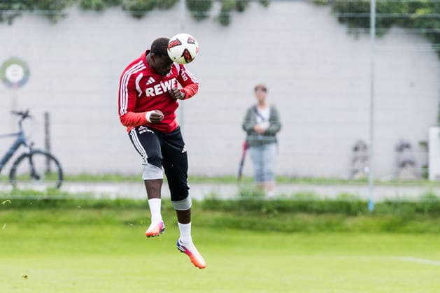 ST. JOHANN IN TIROL, AUSTRIA - JULY 26: Ragnar Ache (1. FC Koeln, 9) controls the ball via header during a training session at trainings camp in Kitzbuehel of season 2026 27 at Koasastadion on July 26, 2026 in St. Johann in Tirol, Austria. Austria Copyright: xSteffiexWunderlx