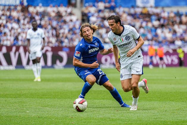 Freundschaftsspiel: Karlsruher SC vs FC Internazionale Milano, 26.07.2026 Piotr ZieliÅ ski (FC Internaziolane Milano, 7) am Ball Freundschaftsspiel: Karlsruher SC vs FC Internazionale Milano, BBBank Wildpark Karlsruhe, 26.07.2026 DFB DFL REGULATIONS PROHIBIT ANY USE OF PHOTOGRAPHS AS IMAGE SEQUENCES AND OR QUASI-VIDEO. *** Friendly Match: Karlsruher SC vs. FC Internazionale Milano, July 26, 2026 Piotr Zielinski, FC Internazionale Milano, 7 with the ball Friendly Match: Karlsruher SC vs. FC Internazionale Milano, BBBank Wildpark Karlsruhe, July 26, 2026 DFB and DFL regulations prohibit any use of photographs as image sequences and or quasi-video Copyright: xBEAUTIFULxSPORTS Boscox