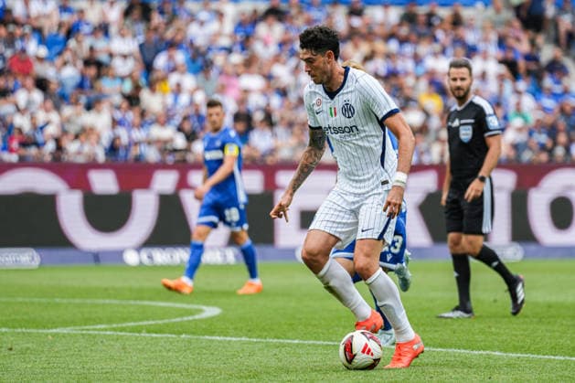 Freundschaftsspiel: Karlsruher SC vs FC Internazionale Milano, 26.07.2026 Alessandro Bastoni (FC Internaziolane Milano, 95) am Ball Freundschaftsspiel: Karlsruher SC vs FC Internazionale Milano, BBBank Wildpark Karlsruhe, 26.07.2026 DFB DFL REGULATIONS PROHIBIT ANY USE OF PHOTOGRAPHS AS IMAGE SEQUENCES AND OR QUASI-VIDEO. *** Friendly Match: Karlsruher SC vs. FC Internazionale Milano, July 26, 2026; Alessandro Bastoni (FC Internazionale Milano), 95 seconds on the ball; Friendly Match: Karlsruher SC vs. FC Internazionale Milano, BBBank Wildpark Karlsruhe, July 26, 2026 DFB and DFL regulations prohibit any use of photographs as image sequences and or quasi-video Copyright: xBEAUTIFULxSPORTS Boscox