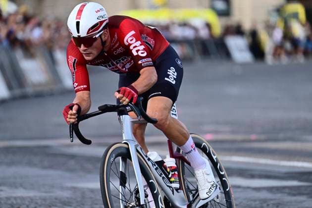 Tour de France 2026 Stage 21 PARIS CHAMPS-ELYSEES, FRANCE - JULY 26 : Veistroffer Baptiste (FRA) of Lotto - Intermarche during stage 21 of the 113rd edition of Tour de France an UCI World Tour 2.UWT cycling road race stage for Men Elite of 130 km with start in Thoiry and finish in Paris Champs-Elysees on July 26, 2026 in Paris Champs-Elysees, France, 26 07 2026 Paris Champs-Elysees France  Copyright: xPeterxDexVoechtx