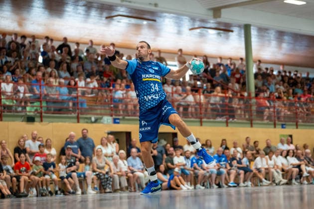 Handball I Herren I Saison 2026-2027 I Testspiel I TVB Stuttgart - BSV Bern I 26.07.2026 Kai Häfner (34, TVB Stuttgart) beim Siebenmeter Gemeindehalle Bittenfeld Waiblingen Baden-Württemberg Deutschland *** Handball I Men I 2026–2027 Season I Friendly Match I TVB Stuttgart vs. BSV Bern I July 26, 2026 Kai Häfner 34, TVB Stuttgart during a penalty throw at the Gemeindehalle in Bittenfeld, Waiblingen, Baden-Württemberg, Germany Copyright: xLobeca MaxxPetershansx