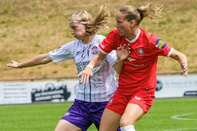 Frauenfussball in Essen ** NUR FÜR REDAKTIONELLE ZWECKE ** EDITORIAL USE ONLY **<p>Kyra Spitzner im Angriff gegen den FC Twente am 26.7. 2036 im Stadion Uhlenkrug, Am Uhlenkrug 40. Für Twente steht keine Aufstellung zur Verfügung. Michael Gohl FUNKE Foto Services< p> Deutschland Nordrhein-Westfalen Essen Copyright: MichaelxGohl *** Women s Soccer in Essen ** FOR EDITORIAL USE ONLY ** EDITORIAL USE ONLY ** p Kyra Spitzner on the attack against FC Twente on July 26, 2036, at Uhlenkrug Stadium, Am Uhlenkrug 40. No lineup is available for Twente. Michael Gohl, FUNKE Photo Services p Sports Germany North Rhine-Westphalia Essen Copyright MichaelxGohl Copyright: MichaelxGohl doc86vxfgtieevhigfpifp ,EDITORIAL USE ONLY