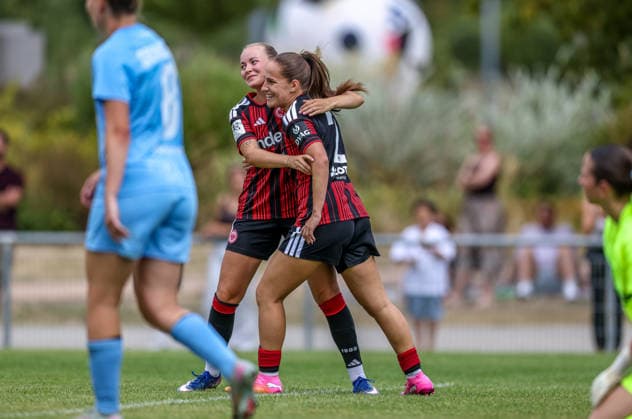 GER, Frankfurt, Eintracht Frankfurt II vs Viktoria Berlin, Vorbereitung, Fussball, DFB, Spielzeit 2026 2027, Sportpark Preungesheim, Testspiel im Bild v.l.: Mia Büchele (Eintracht Frankfurt II), Jana Theijs (Eintracht Frankfurt Frauen II 2), Tor und Jubel, Emotionen DFB DFL REGULATIONS PROHIBIT ANY USE OF PHOTOGRAPHS AS IMAGE SEQUENCES AND OR QUASI-VIDEO, 26.07.2026 *** GER, Frankfurt, Eintracht Frankfurt II vs. Viktoria Berlin, Preseason, Soccer, DFB, 2026–2027 Season, Sportpark Preungesheim, Friendly Match: Pictured from left: Mia Büchele (Eintracht Frankfurt II), Jana Theijs, Eintracht Frankfurt Women II, Goal and celebration, Emotions. DFB and DFL regulations prohibit any use of photographs as image sequences and or quasi-video. July 26, 2026 Copyright: HMBxMedia HendrikxHamelau