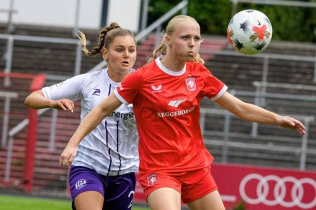 Frauenfussball in Essen ** NUR FÜR REDAKTIONELLE ZWECKE ** EDITORIAL USE ONLY **<p>Lia Henkelmann im Spiel gegen den FC Twente am 26.7. 2026 im Stadion Uhlenkrug, Am Uhlenkrug 40. Für Twente steht keine Aufstellung zur Verfügung. Michael Gohl FUNKE Foto Services< p> Deutschland Nordrhein-Westfalen Essen Copyright: MichaelxGohl *** Women s Soccer in Essen ** FOR EDITORIAL USE ONLY ** EDITORIAL USE ONLY ** p Lia Henkelmann during the match against FC Twente on July 26, 2026, at Uhlenkrug Stadium, Am Uhlenkrug 40. No lineup is available for Twente. Michael Gohl, FUNKE Photo Services p Sports, Germany, North Rhine-Westphalia, Essen. Copyright MichaelxGohl Copyright: MichaelxGohl doc86vy0q4u14916zd8rr3w ,EDITORIAL USE ONLY