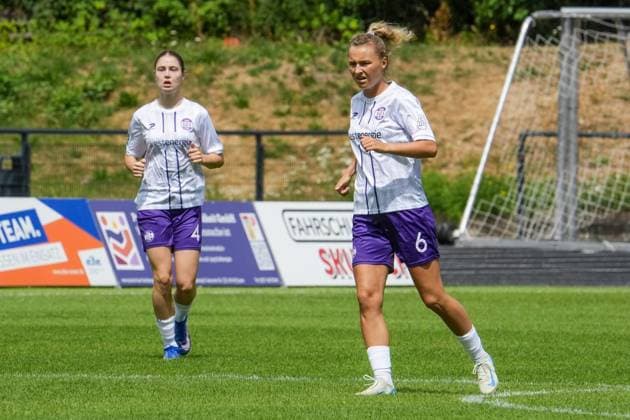 Frauenfussball in Essen ** NUR FÜR REDAKTIONELLE ZWECKE ** EDITORIAL USE ONLY **<p>Teresa Buonarroti und Jule Marie Christine Schnieder im Spiel gegen den FC Twente am 26.7. 2026 im Stadion Uhlenkrug, Am Uhlenkrug 40. Für Twente steht keine Aufstellung zur Verfügung. Michael Gohl FUNKE Foto Services< p> Deutschland Nordrhein-Westfalen Essen Copyright: MichaelxGohl *** Women s Soccer in Essen ** FOR EDITORIAL PURPOSES ONLY ** EDITORIAL USE ONLY ** p Teresa Buonarroti and Jule Marie Christine Schnieder in the match against FC Twente on July 26, 2026, at Uhlenkrug Stadium, Am Uhlenkrug 40. No lineup is available for Twente. Michael Gohl, FUNKE Photo Services. p Sports, Germany, North Rhine-Westphalia, Essen. Copyright MichaelxGohl Copyright: MichaelxGohl doc86vy0szwkhj1llnpgiwt ,EDITORIAL USE ONLY