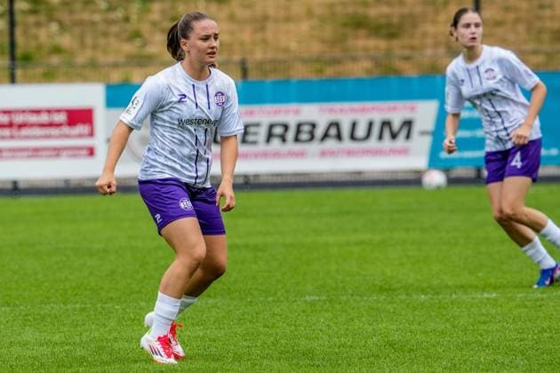 Frauenfussball in Essen ** NUR FÜR REDAKTIONELLE ZWECKE ** EDITORIAL USE ONLY **<p>JoÃ«lle Tabea Steiner im Spiel gegen den FC Twente am 26.7. 2026 im Stadion Uhlenkrug, Am Uhlenkrug 40. Für Twente steht keine Aufstellung zur Verfügung. Michael Gohl FUNKE Foto Services< p> Deutschland Nordrhein-Westfalen Essen Copyright: MichaelxGohl *** Women s Soccer in Essen ** FOR EDITORIAL PURPOSES ONLY ** EDITORIAL USE ONLY ** p Joëlle Tabea Steiner in the match against FC Twente on July 26, 2026, at Uhlenkrug Stadium, Am Uhlenkrug 40. No lineup is available for Twente. Michael Gohl, FUNKE Photo Services p Sports, Germany, North Rhine-Westphalia, Essen. Copyright MichaelxGohl Copyright: MichaelxGohl doc86vy0tk6opw6jnzgieg ,EDITORIAL USE ONLY
