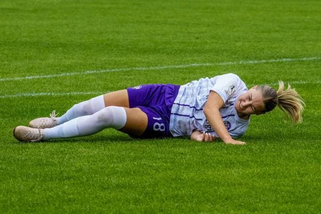 Frauenfussball in Essen ** NUR FÜR REDAKTIONELLE ZWECKE ** EDITORIAL USE ONLY **<p>Anna Maria Wirnsberger im Spiel gegen den FC Twente am 26.7. 2026 im Stadion Uhlenkrug, Am Uhlenkrug 40. Für Twente steht keine Aufstellung zur Verfügung. Michael Gohl FUNKE Foto Services< p> Deutschland Nordrhein-Westfalen Essen Copyright: MichaelxGohl *** Women s Soccer in Essen ** FOR EDITORIAL PURPOSES ONLY ** EDITORIAL USE ONLY ** p Anna Maria Wirnsberger during the match against FC Twente on July 26, 2026, at Uhlenkrug Stadium, Am Uhlenkrug 40. No lineup is available for Twente. Michael Gohl, FUNKE Photo Services p Sports Germany North Rhine-Westphalia Essen Copyright MichaelxGohl Copyright: MichaelxGohl doc86vy0tuk7ao11pnklr3r ,EDITORIAL USE ONLY