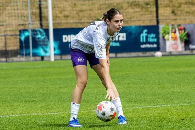 Frauenfussball in Essen ** NUR FÜR REDAKTIONELLE ZWECKE ** EDITORIAL USE ONLY **<p>Teresa Buonarroti im Spiel gegen den FC Twente am 26.7. 2026 im Stadion Uhlenkrug, Am Uhlenkrug 40. Für Twente steht keine Aufstellung zur Verfügung. Michael Gohl FUNKE Foto Services< p> Deutschland Nordrhein-Westfalen Essen Copyright: MichaelxGohl *** Women s Soccer in Essen ** FOR EDITORIAL PURPOSES ONLY ** EDITORIAL USE ONLY ** p Teresa Buonarroti during the match against FC Twente on July 26, 2026, at Uhlenkrug Stadium, Am Uhlenkrug 40. No lineup is available for Twente. Michael Gohl, FUNKE Photo Services. p Sports, Germany, North Rhine-Westphalia, Essen. Copyright MichaelxGohl Copyright: MichaelxGohl doc86vy0qyjvsnm1h7zr5b ,EDITORIAL USE ONLY