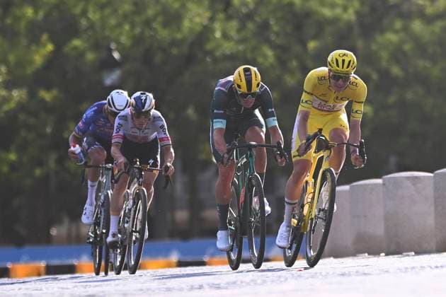 Tour de France 2026 Stage 21 PARIS CHAMPS-ELYSEES, FRANCE - JULY 26 : Pogacar Tadej (SLO) of UAE Team Emirates - XRG, Pedersen Mads (DEN) of Lidl - Trek, Evenepoel Remco (BEL) of Red Bull - BORA - Hansgrohe, Van Der Poel Mathieu (NED) of Alpecin - Premier Tech during stage 21 of the 113rd edition of Tour de France an UCI World Tour 2.UWT cycling road race stage for Men Elite of 130 km with start in Thoiry and finish in Paris Champs-Elysees on July 26, 2026 in Paris Champs-Elysees, France, 26 07 2026 Paris Champs-Elysees France  Copyright: xGvgx