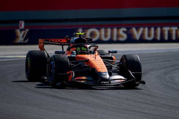 Lando Norris ( McLaren Mastercard Formula 1 Team, Großbritannien, 01 ) im MCL40, HUN, Formel 1 Weltmeisterschaft, Grand Prix von Ungarn, Hungaroring Budapest, Rennen, Saison 2026, 26.07.2026 HUN, Formel 1 Weltmeisterschaft, Grand Prix von Ungarn, Hungaroring Budapest, Rennen, Saison 2026, 26.07.2026 Budapest *** Lando Norris, McLaren Mastercard Formula 1 Team, United Kingdom, No. 01 in the MCL40, HUN, Formula 1 World Championship, Hungarian Grand Prix, Hungaroring, Budapest, Race, 2026 Season, July 26, 2026, HUN, Formula 1 World Championship, Hungarian Grand Prix, Hungaroring, Budapest, Race, 2026 Season, July 26, 2026, Budapest Copyright: xEibner-Pressefoto Memmlerx EP_MMR