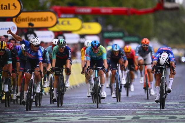 Tour de France 2026 Stage 21 PARIS CHAMPS-ELYSEES, FRANCE - JULY 26 : Van Der Poel Mathieu (NED) of Alpecin - Premier Tech wins the sprint, second place for Philipsen Jasper (BEL) of Alpecin - Premier Tech, third place for Pedersen Mads (DEN) of Lidl - Trek during stage 21 of the 113rd edition of Tour de France an UCI World Tour 2.UWT cycling road race stage for Men Elite of 130 km with start in Thoiry and finish in Paris Champs-Elysees on July 26, 2026 in Paris Champs-Elysees, France, 26 07 2026 Paris Champs-Elysees France  Copyright: xGvgx