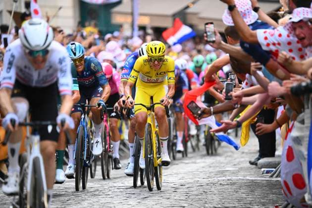 Tour de France 2026 Stage 21 PARIS CHAMPS-ELYSEES, FRANCE - JULY 26 : Van Der Poel Mathieu (NED) of Alpecin - Premier Tech, Pogacar Tadej (SLO) of UAE Team Emirates - XRG, Pedersen Mads (DEN) of Lidl - Trek during stage 21 of the 113rd edition of Tour de France an UCI World Tour 2.UWT cycling road race stage for Men Elite of 130 km with start in Thoiry and finish in Paris Champs-Elysees on July 26, 2026 in Paris Champs-Elysees, France, 26 07 2026 Paris Champs-Elysees France  Copyright: xEtiennexGarnierx