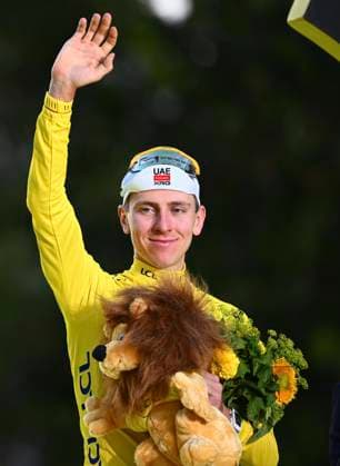 Sport Bilder des Tages Tour de France 2026 Stage 21 PARIS CHAMPS-ELYSEES, FRANCE - JULY 26 : Pogacar Tadej (SLO) of UAE Team Emirates - XRG pictured with the yellow jersey during the podium ceremony of stage 21 of the 113rd edition of Tour de France an UCI World Tour 2.UWT cycling road race stage for Men Elite of 130 km with start in Thoiry and finish in Paris Champs-Elysees on July 26, 2026 in Paris Champs-Elysees, France, 26 07 2026 Paris Champs-Elysees France  Copyright: xGvgx