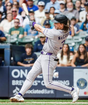 Colorado Rockies left fielder Jake McCarthy fouls a ball off his leg in the first inning of the MLB, Baseball Herren, USA game between the Colorado Rockies and the Milwaukee Brewers at American Family Field in Milwaukee, Wisconsin on Sunday July 26, 2026.  MIL20260726804 TANNENxMAURY