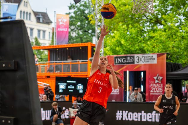 SVD 49 Dortmund (orange) gegen Wedel (schwarz) - Finale Frauen - 3x3 Basketball - Die Finals 2026 (26.07.2026, Neues Rathaus (Hannover, GER), *** SVD 49 Dortmund (orange) vs. Wedel (black) Women s 3x3 Basketball Final, The Finals 2026, July 26, 2026, New City Hall, Hanover, GER, Copyright: xJanxGuentherx