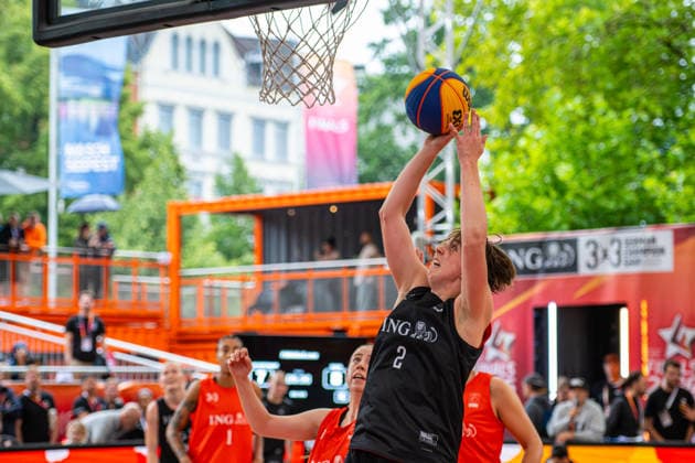 SVD 49 Dortmund (orange) gegen Wedel (schwarz) - Finale Frauen - 3x3 Basketball - Die Finals 2026 (26.07.2026, Neues Rathaus (Hannover, GER), *** SVD 49 Dortmund (orange) vs. Wedel (black) Women s 3x3 Basketball Final, The Finals 2026, July 26, 2026, New City Hall, Hanover, GER, Copyright: xJanxGuentherx