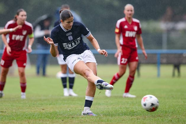 Anouk Blaschka (SV Meppen, 10) beim Elfmeter, Strafstoß, Spielszene, Action, Aktion, 26.07.2026, Lastrup (Deutschland), Fussball, Testspiel Frauen, SpVg Aurich - SV Meppen *** Anouk Blaschka, SV Meppen, No. 10 on the penalty kick, penalty kick, game action, action, July 26, 2026, Lastrup, Germany, soccer, women s friendly, SpVg Aurich vs. SV Meppen xobx
