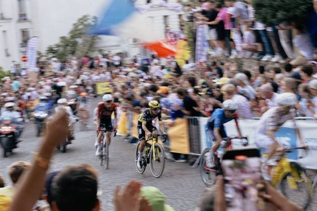 Last stage of the Tour de France cycling race in Paris Alexis Sciard IP3; Paris, France, July 26, 2026 - Riders cycle up Rue Lepic on the ascent of the Butte de Montmartre during the 21st stage of the 113th edition of the Tour de France cycling race, 88,7 km starting and finishing in Paris TOUR DE FRANCE, VELO  Copyright: xIP3xPRESS MAXPPPxAlexisxSciardx IP3ASCI26072637 IP3ASCI26072637