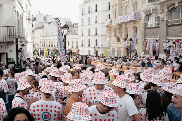Last stage of the Tour de France cycling race in Paris Alexis Sciard IP3; Paris, France, July 26, 2026 - Spectators wait for the riders to cycle up Rue Lepic on the ascent of the Butte de Montmartre during the 21st stage of the 113th edition of the Tour de France cycling race, 88,7 km starting and finishing in Paris TOUR DE FRANCE, VELO  Copyright: xIP3xPRESS MAXPPPxAlexisxSciardx IP3ASCI2607268 IP3ASCI2607268