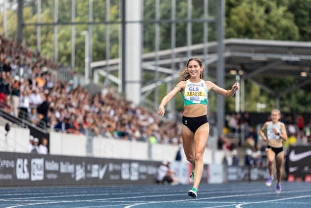 Deutsche Leichtathletik-Meisterschaften; Bochum-Wattenscheid, 26.07.2026 Zieljubel: Gesa Felicitas Krause (Silvesterlauf Trier) wird Deutsche Meisterin über 3000m Hindernis der Frauen; Deutsche Leichtathletik-Meisterschaften am 26.07.2026 im Lohrheidestadion in Bochum-Wattenscheid (Nordrhein-Westfalen). *** German Track and Field Championships, Bochum-Wattenscheid, July 26, 2026: Gesa Felicitas Krause, winner of the Trier New Year’s Eve Run, is crowned German champion in the women’s 3,000-meter steeplechase at the German Track and Field Championships on July 26, 2026, at the Lohrheidestadion in Bochum-Wattenscheidcheid, North Rhine-Westphalia Copyright: xBEAUTIFULxSPORTS R.xSchmittx