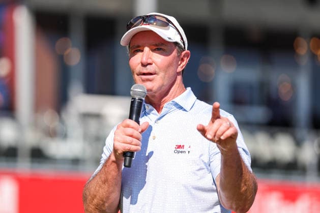 Golf 2026: PGA, Golf Herren 3M Open: Final Round Chairman and CEO of 3M William Brown addresses the crowd after the final round of the 2026 3M Open at TPC Twin Cities on July 26, 2026 in Blaine, Minnesota. Steven Garcia CSM (Credit Image: Â Steven Garcia Cal Media) Blaine Minnesota USA EDITORIAL USE ONLY Copyright: xx ZUMA-20260726_zma_c04_265.jpg StevenxGarciax csmphotothree506609