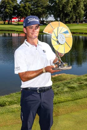 Golf 2026: PGA, Golf Herren 3M Open: Final Round Jackson Koivun of the United States poses with the Elemental Swing trophy after the final round of the 2026 3M Open at TPC Twin Cities on July 26, 2026 in Blaine, Minnesota. Steven Garcia CSM (Credit Image: Â Steven Garcia Cal Media) Blaine Minnesota USA EDITORIAL USE ONLY Copyright: xx ZUMA-20260726_zma_c04_292.jpg StevenxGarciax csmphotothree506582
