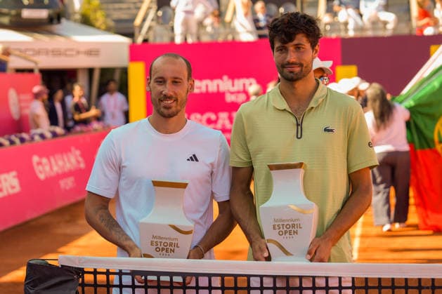 Titouan Droguet Kyrian Jacquet Vs Orlando Luz Rafael Matos in Estoril, Portugal - 26 Jul 2026 Kyrian Jacquet (L) and Titouan Droguet (R) holding their winning trophies during the doubles final of Millennium Estoril Open ATP, Tennis Herren Tour 250 tennis tournament at the Clube de Tenis do Estoril. Final score: Titouan Droguet Kyrian Jacquet 2:1 Orlando Luz Rafael Matos Estoril Portugal Copyright: xBrunoxdexCarvalhox xSOPAxImagesx brunodecarvalho_estorilopen26-8697