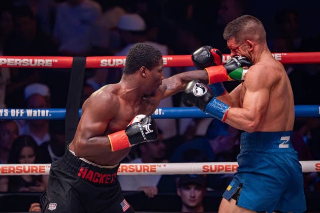 July 26, 2026, New York, New York, USA: JALIL HACKETT (black trunks) battles SERGIY DEREVYANCHENKO in a middleweight bout at Madison Square Garden in New York, New York. New York USA - ZUMAp109 20260726_zaf_p109_002 Copyright: xJoelxPlummerx