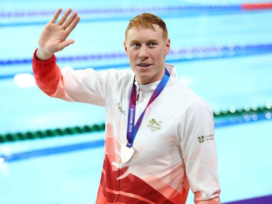 July 26, 2026, Glasgow, Scotland, Great Britain: THOMAS DEAN of England with his silver medal during the Swimming Men s 4 x 200m Freestyle Relay Medal Ceremony of the Commonwealth Games Glasgow 2026 at the Tollcross International Swimming Centre in Glasgow, Scotland. Commowealth Games 2026: Swimming  - ZUMAc179 20260726_zep_c179_521 Copyright: xMickaelxChavetx