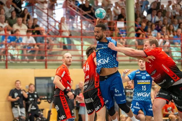 Handball I Herren I Saison 2026-2027 I Testspiel I TVB Stuttgart - BSV Bern I 26.07.2026 Philipp Ahouansou (5, TVB Stuttgart) im Wurf Gemeindehalle Bittenfeld Waiblingen Baden-Württemberg Deutschland *** Handball I Men I 2026–2027 Season I Friendly Match I TVB Stuttgart vs. BSV Bern I July 26, 2026 Philipp Ahouansou 5, TVB Stuttgart in action at the Gemeindehalle Bittenfeld in Waiblingen, Baden-Württemberg, Germany Copyright: xLobeca MaxxPetershansx