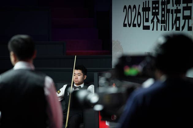 SHANGHAI, CHINA - JULY 27: Xu Jiarui of China plays a shot in the first round match against Xiao Guodong of China on day 1 of the Shanghai Masters 2026 at Luwan Gymnasium on July 27, 2026 in Shanghai, China.  Copyright: xTaixChengzhex 111656640117