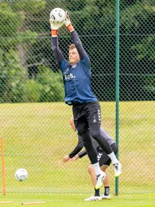 Alexander Schwolow of Hearts of Midlothian during Hearts training ahead of the clash with Sturm Graz Heart of Midlothian Training, Football, Oriam, Edinburgh, Scotland, UK - 27 Jul 2026Edinburgh Oriam Scotland United Kingdom EDITORIAL USE ONLY No use with unauthorised audio, video, data, fixture lists, club league logos or live services. Online in-match use limited to 120 images, no video emulation. No use in betting, games or single club league player publications.  Copyright: xAlanxRennie Shutterstockx 17015659bc