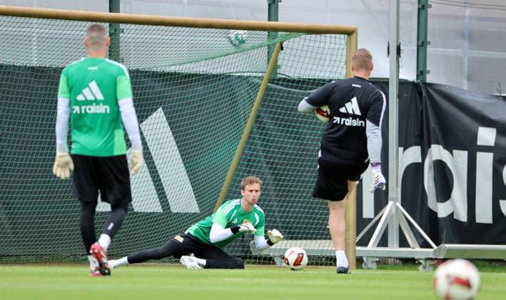 Torwart Philip Menzel, Torwart Frederik Rönnow, Torwarttrainer Marcel Höttecke Fußball Fussball Training Bundesliga Herren DFL Saison 2026 2027 27.07.2026 1.FC Union Berlin FCU DFL regulations prohibit any use of photographs as image sequences and or quasi-video. *** Goalkeeper Philip Menzel, Goalkeeper Frederik Rönnow, Goalkeeper Coach Marcel Höttecke Sports Soccer Soccer Training Bundesliga Men s DFL Season 2026 2027 July 27, 2026 1. FC Union Berlin FCU DFL regulations prohibit any use of photographs as image sequences and or quasi-video