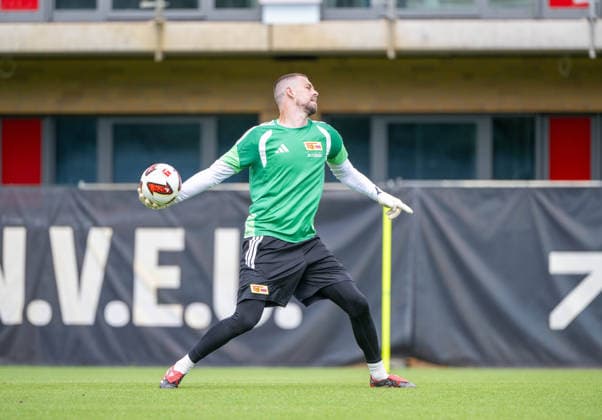 Fußball, Herren, Saison 2026 2027, 1. Bundesliga, 1. FC Union Berlin, Training auf Trainingsplatz II, Torwart Phillip Menzel (1. FC Union), 27.07.2026, *** Soccer, Men s, 2026–2027 Season, Bundesliga 1, 1. FC Union Berlin, Practice on Training Field II, Goalkeeper Phillip Menzel of 1. FC Union, July 27, 2026, Copyright: xMatthiasxKochx
