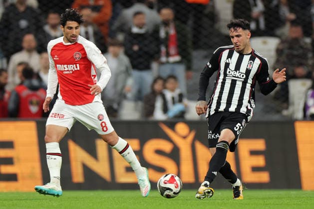 2026-04-27 Besiktas JK v Fatih Karagumruk SK - Trendyol Super Lig ISTANBUL, TURKEY - APRIL 27: Berkay Ozcan of Fatih Karagumruk, Emirhan Topcu of Besiktas JK during the Trendyol Super Lig match between Besiktas JK and Fatih Karagumruk SK at Tupras Stadium on April 27, 2026 in Istanbul, Turkey. (Photo by BSR Agency) Istanbul Turkey Content not available for redistribution in The Netherlands directly or indirectly through any third parties. Copyright: xBSRxAgencyx