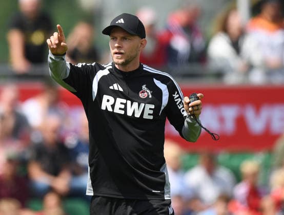 25.07.2026, xophax, Fussball 1.Bundesliga, 1.FC Koeln Trainingslager . Mannschaft in Kitzbühel .Training in Sankt Johann. Trainer Rene Wagner ( 1.FC Köln ) Kitzbühel *** July 25, 2026, xophax, Soccer, Bundesliga 1, 1. FC Köln Training Camp, Team in Kitzbühel, Training in Sankt Johann, Coach Rene Wagner, 1. FC Köln, Kitzbühel