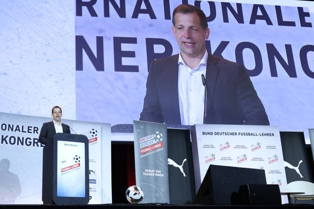 NINO HAASE OBERBUERGERMEISTER, MAINZ INTERNATIONALER TRAINER KONGRESS DES BDFL MAINZ *** NINO HAASE, MAYOR OF MAINZ, INTERNATIONAL COACHES CONGRESS OF THE BDFL IN MAINZ 