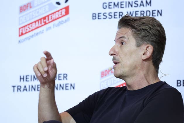 MICHAEL LEOPOLD INTERNATIONALER TRAINER KONGRESS DES BDFL MAINZ *** MICHAEL LEOPOLD INTERNATIONAL COACHES CONFERENCE OF THE BDFL IN MAINZ 