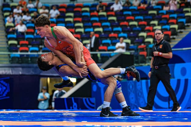 U17, U 17 Wrestling World Championships 65kg GR - Bakhtovar Primqulov (TJK) df. Georgi Petrov Markov (BUL) *** U17 Wrestling World Championships, 65 kg Greco-Roman: Bakhtovar Primqulov (TJK) defeated Georgi Petrov Markov (BUL) Copyright: xUnitedxWorldxWrestlingx xAmirrezx UWW-U17-WC-BAKU-2026