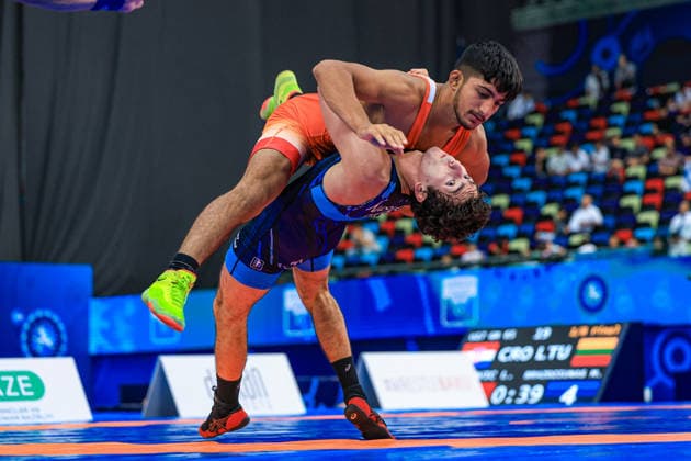 U17, U 17 Wrestling World Championships 65kg GR - Ibrahim Nasibov (UKR) df. Kunal Dagar (IND) *** U17 Wrestling World Championships, 65 kg Greco-Roman: Ibrahim Nasibov (UKR) defeated Kunal Dagar (IND) by fall Copyright: xUnitedxWorldxWrestlingx xAmirrezx UWW-U17-WC-BAKU-2026