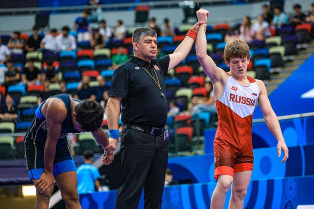 U17, U 17 Wrestling World Championships 65kg GR - Shamil Labazanov (RUS) df. Miras Makhambet (KAZ) *** U17 Wrestling World Championships, 65 kg Greco-Roman: Shamil Labazanov (RUS) defeated Miras Makhambet (KAZ) Copyright: xUnitedxWorldxWrestlingx xAmirrezx UWW-U17-WC-BAKU-2026